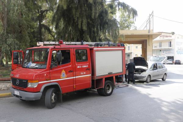 Καλαμάτα: Άμεση επέμβαση της Πυροσβεστικής για φωτιά σε αυτοκίνητο