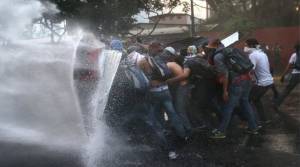 Βενεζουέλα: Στα πρόθυρα εμφυλίου