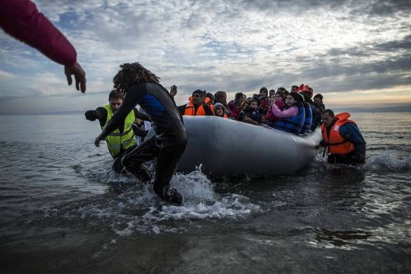 Αυξάνεται ο αριθμός των προσφύγων και μεταναστών στα νησιά του Β. Αιγαίου