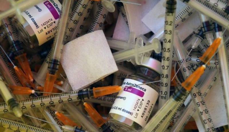 Γαλλία: Τέσσερις νέες περιπτώσεις θρομβώσεων μετά το εμβόλιο Astrazeneca και δύο θάνατοι