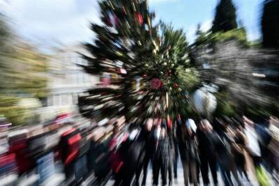 Δώρο Χριστουγέννων: Αποκαλυπτική μαρτυρία για εργοδοτικό εκβιασμό: Μου κατέθεσαν τα χρήματα και με ανάγκασαν να τα επιστρέψω
