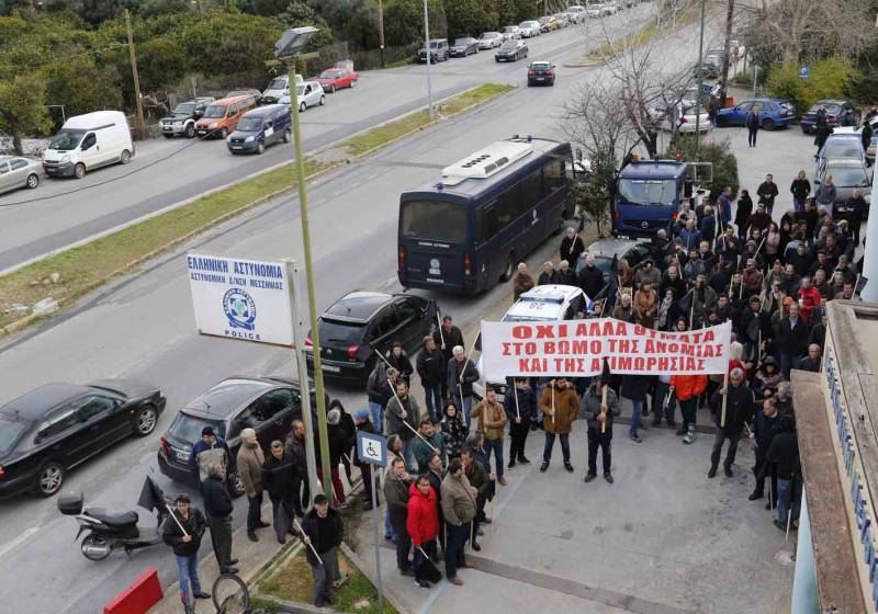 Διαμαρτυρία κατοίκων χωριών της Καλαμάτας σε Διεύθυνση Αστυνομίας και Εισαγγελία για την παραβατικότητα (φωτογραφίες)