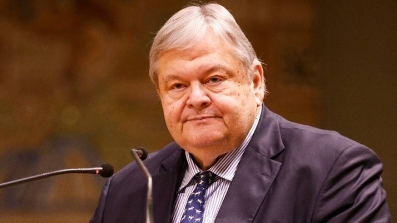 Βενιζέλος για άσυλο: Δεν βρίσκω λογική συνοχή στα επιχειρήματα της κυβέρνησης
