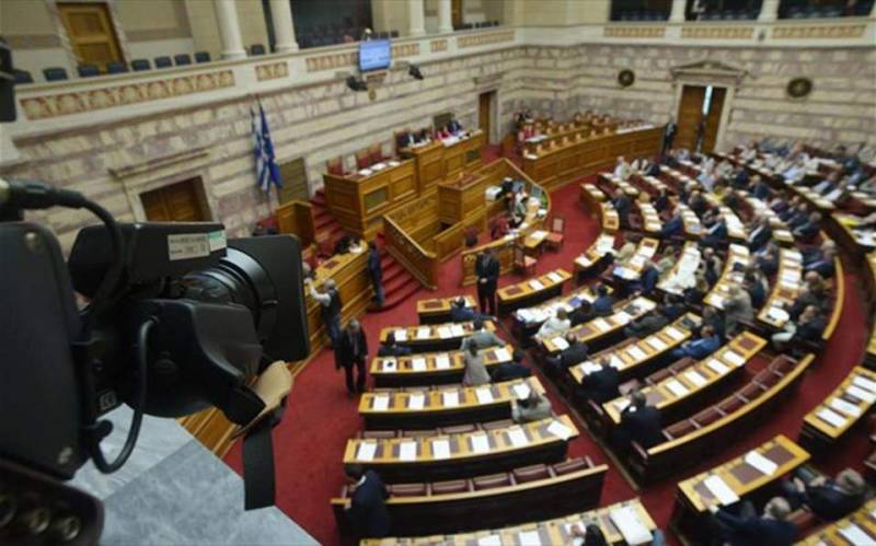 Κατατέθηκε στη Βουλή η πρόταση για σύσταση προανακριτικής κατά του Δ. Παπαγγελόπουλου