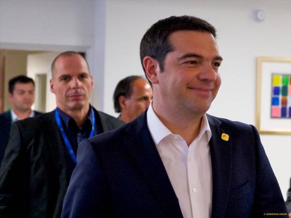 Βέβαιος για συμφωνία ώστε να ξεπεραστεί η κρίση, εμφανίζεται ο Τσίπρας