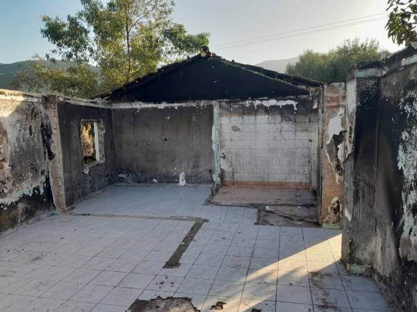 Μεσσηνία: Πυρόπληκτος ζητεί οικονομική βοήθεια για να στεγάσει την οικογένειά του