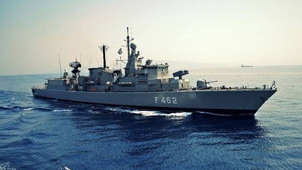 Πλοία του Πολεμικού Ναυτικού σε Θεσσαλονίκη και Πειραιά για τον εορτασμό της 28ης Οκτωβρίου