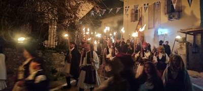 Εντυπωσιακή και φέτος η λαμπαδηφορία στο Σιδηρόκαστρο (φωτογραφίες)