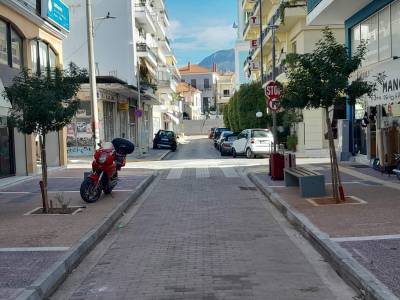 Ημιτελής θα μείνει η ανάπλαση της Κολοκοτρώνη