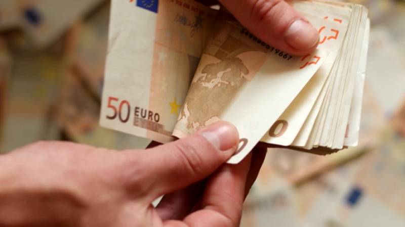 Άμεση καταβολή του επιδόματος 400 ευρώ ζητούν 9 επιστημονικοί σύλλογοι της χώρας