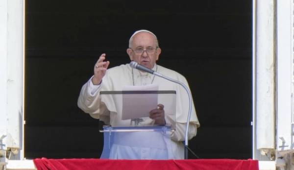 Πάπας Φραγκίσκος για Ορθόδοξο Πάσχα: Λυπηρό να ακούγονται περισσότερο τα όπλα από τις καμπάνες της Ανάστασης