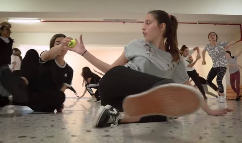 «Dancing to Connect»: Ένα βίντεο από τις πρόβες των μαθητών στην Καλαμάτα