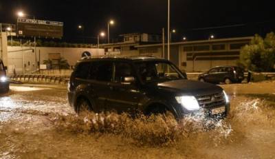 Κακοκαιρία Αθηνά: Έφτασε και στην Αττική