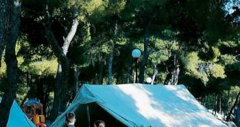ΟΑΕΔ: Ονόματα δικαιούχων διαμονής σε κατασκήνωση
