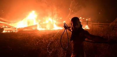Φωτιά στη Βαρυμπόμπη: Ολονύχτια πύρινη κόλαση στην Αττική - Η εικόνα από τα πύρινα μέτωπα (βίντεο)