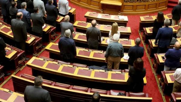 Eνός λεπτού σιγή στη Βουλή στη μνήμη του Κωνσταντίνου Κατσίφα