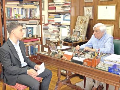 Προκόπης Παυλόπουλος για τους νέους: “Από το Συνταγματικό Δίκαιο και τη Νεοελληνική γλώσσα στην ψυχή και τον πολιτισμό της Καλαμάτας”