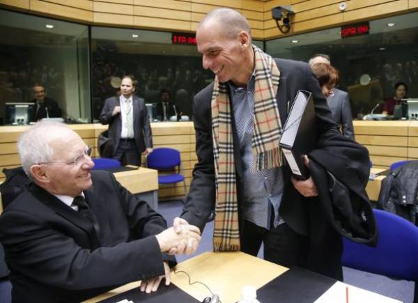 Βloomberg: Σχέδιο σε τέσσερις άξονες παρουσίασε ο Βαρουφάκης