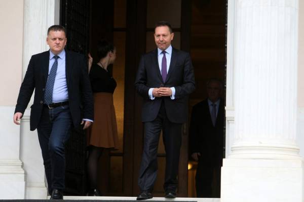 Συνάντηση Στουρνάρα - Τσίπρα: &quot;Διασφαλισμένα τραπεζικό σύστημα και οι καταθέσεις&quot;