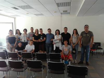 Μαθητές από το Γυμνάσιο Φαρών Αχαΐας επισκέφθηκε την "Ε"