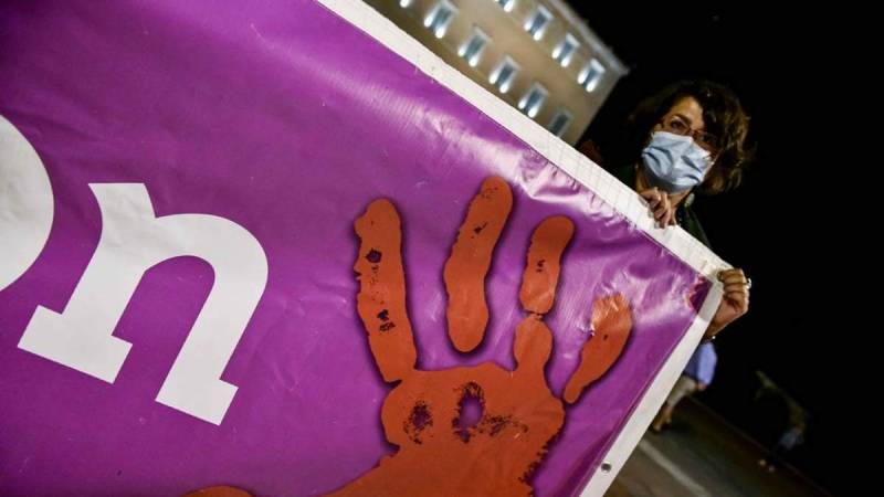 Τροπολογία από ΣΥΡΙΖΑ για τη νομική καθιέρωση του όρου «γυναικοκτονία»