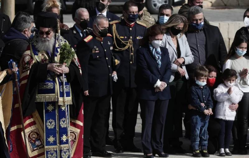 Στη Γαύδο για τον αγιασμό των υδάτων η Κ. Σακελλαροπούλου - Ανακηρύχθηκε επίτιμη δημότης