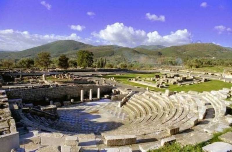 Σύσκεψη Στυλιανίδη- Μενδώνη για τη θωράκιση των αρχαιολογικών χώρων ενόψει της αντιπυρικής περιόδου