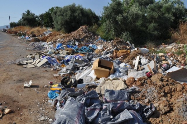 Το ΥΠΕΚΑ δείχνει Παλιοροβούνι για τα σκουπίδια 
