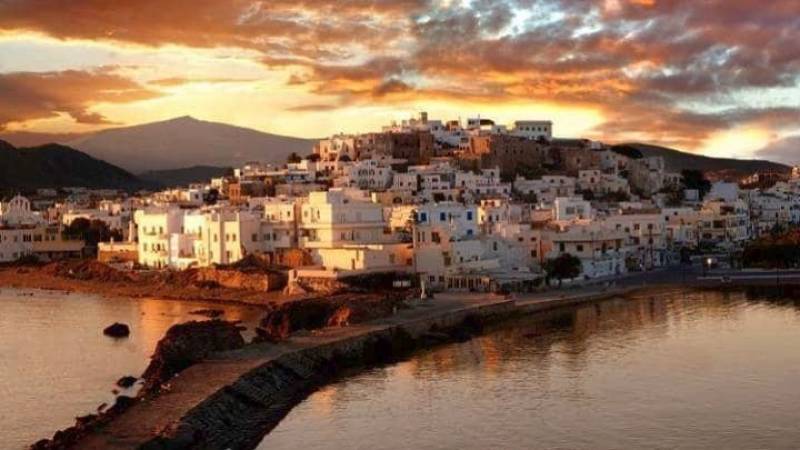Λακωνία και Νάξος προσέλκυσαν μεγάλο αριθμό Ελλήνων τουριστών