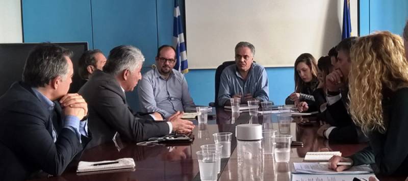 Συνάντηση δημάρχων με Σκουρλέτη για διαχείριση απορριμμάτων της Πελοποννήσου