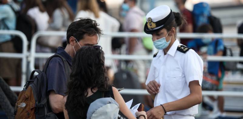 Κορονοϊός - Ταξίδι με πλοίο: Τι πρέπει να έχουν μαζί τους οι επιβάτες για να ταξιδέψουν