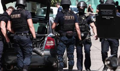 12 συλλήψεις χούλιγκαν: Θύμα έχασε την σπλήνα του (βίντεο)