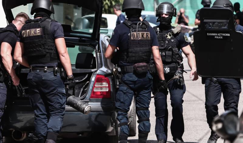 12 συλλήψεις χούλιγκαν: Θύμα έχασε την σπλήνα του (βίντεο)