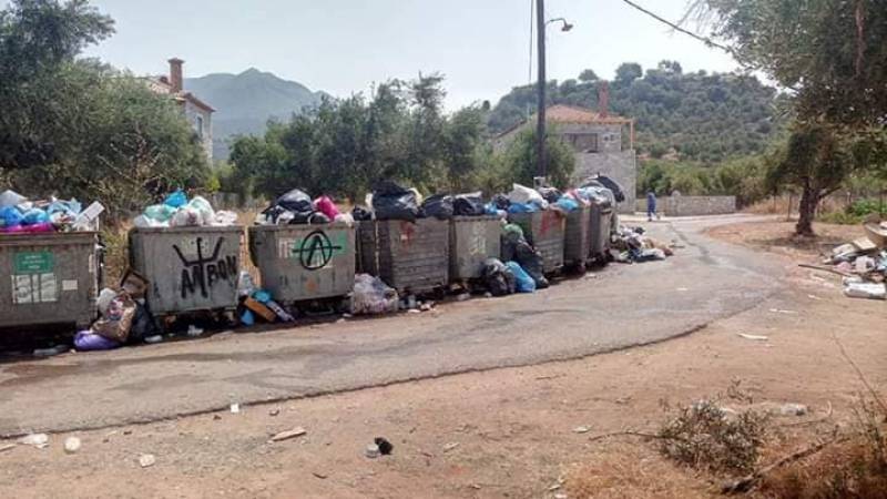 Μεσσηνία: Τα σκουπίδια "πνίγουν" Μάνη και Τριφυλία μέσα στην τουριστική περίοδο