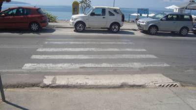 Εργατικό Κέντρο Καλαμάτας: Ζητεί διαγράμμιση διαβάσεων πεζών στη Ναυαρίνου