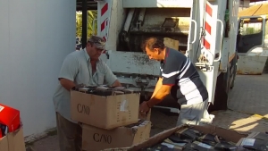 Βίντεο από την καταστροφή κατασχεθέντων από τη λαϊκή της Αγίας Τριάδας στην Καλαμάτα