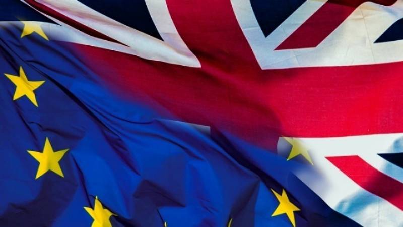 Οι πρόεδροι της Κομισιόν και της ΕΕ υπέγραψαν τη συμφωνία για το Brexit