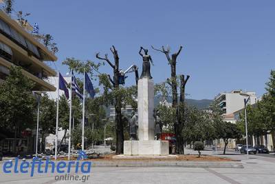 Ξυλοφάγα έντομα... έκοψαν τις μεγάλες λεύκες στην κεντρική πλατεία Καλαμάτας (βίντεο-φωτογραφίες)