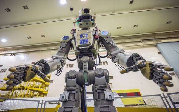 Fedor - Το ανθρωποειδές ρομπότ που ετοιμάζεται για τον Διεθνή Διαστημικό Σταθμό (Βίντεο)