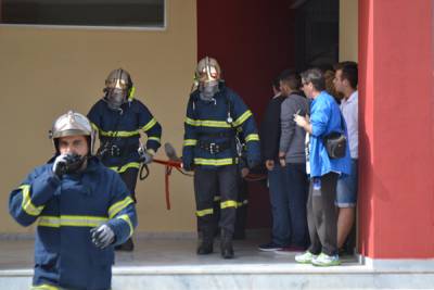 Πυροσβεστική άσκηση στο Λύκειο Κυπαρισσίας (φωτογραφίες)