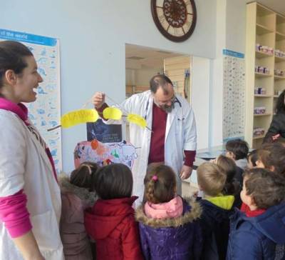 Επίσκεψη μικρών μαθητών των Εκπαιδευτηρίων Μπουγά σε κτηνιατρείο