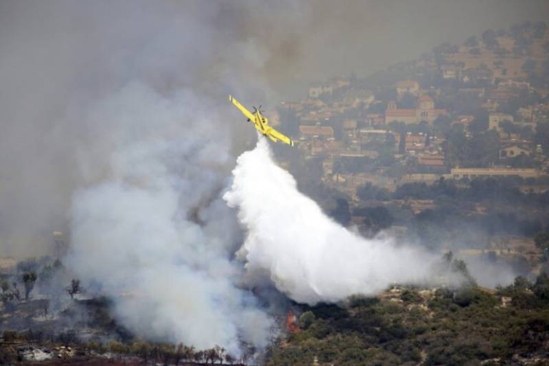 Κύπρος: Εκτός ελέγχου η πυρκαγιά στην Πάφο – Στη μάχη Canadair από την Ελλάδα