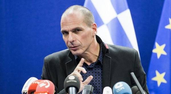 Βαρουφάκης: Αν υπάρχει συμφωνία θα πούμε στον ελληνικό λαό ότι την Κυριακή θα πρέπει να ψηφίσει &quot;ναι&quot;
