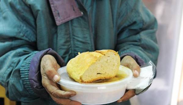 Φαγητό σε 155 άπορους του Δήμου Μεσσήνης από το Σωματείο Εθελοντών