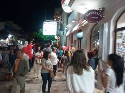 Μεγάλη προσέλευση στη Λευκή Νύχτα της Κυπαρισσίας (φωτογραφίες)