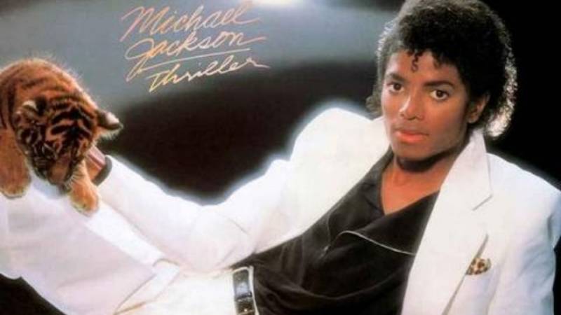 Επανέρχεται το λευκό κοστούμι του Μάικλ Τζάκσον από το εξώφυλλο του &quot;Thriller&quot;