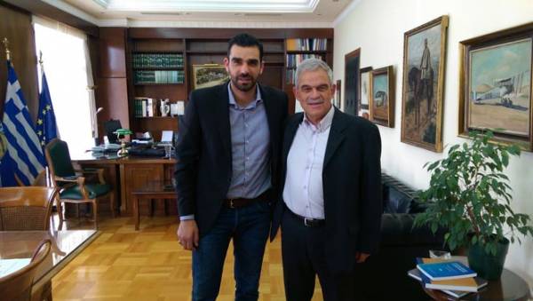 Συνάντηση Κωνσταντινέα με τον υφυπουργό Αμυνας για το στρατόπεδο της Καλαμάτας