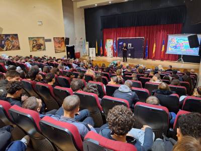 Ο Πτωχός σε εκδήλωση για τους νέους στην Κόρινθο