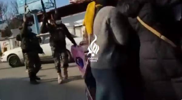 Πυροβολισμοί από Ταλιμπάν σε διαδήλωση γυναικών στην Καμπούλ (Βίντεο)