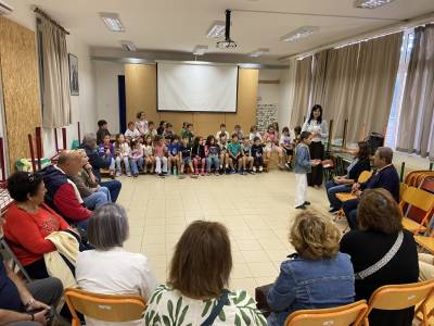 7ο Δημοτικό Καλαμάτας: Συνάντηση των μαθητών με παππούδες και γιαγιάδες